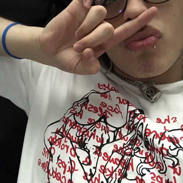 prettygirlsdrinkblood