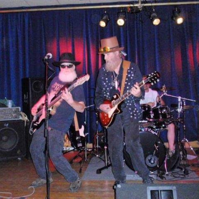 XYZZ - Band in Springfield OH - BandMix.com